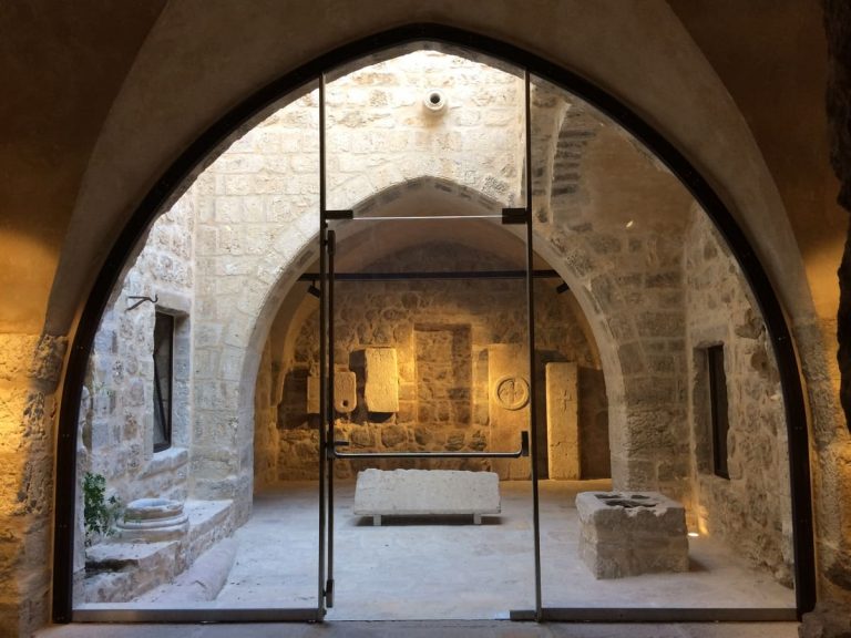 Terra Sancta Museum, Jerusalem, glass partition wall