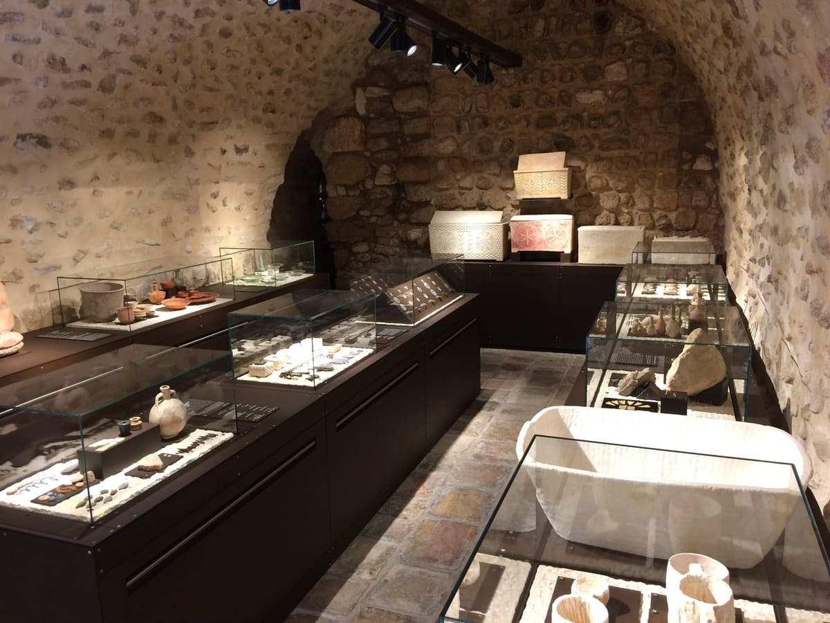 Terra Sancta Museum, Jerusalem, glass showcases